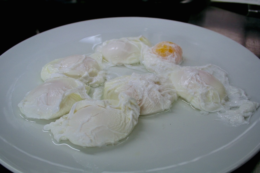 "Oarfisch" nennen wir pochierte Eier übrigens in Oberösterreich